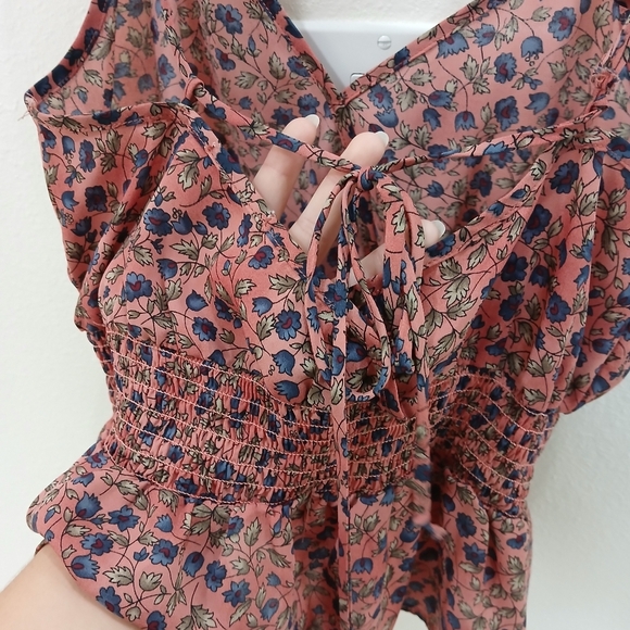 Summer floral print size small tank top - Picture 4 of 5